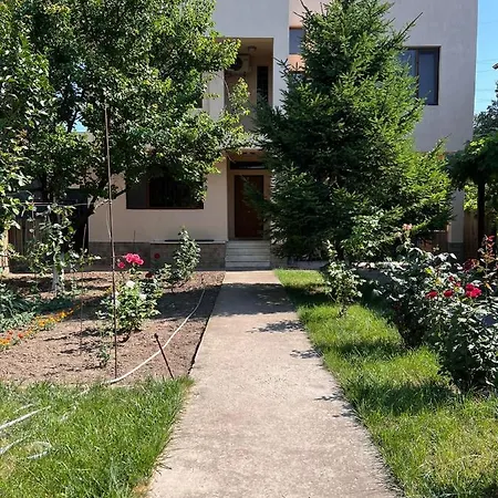 Hotel Atzarro *