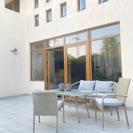 Hotel Atzarro