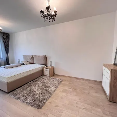 Vila Atzarro Vilă *