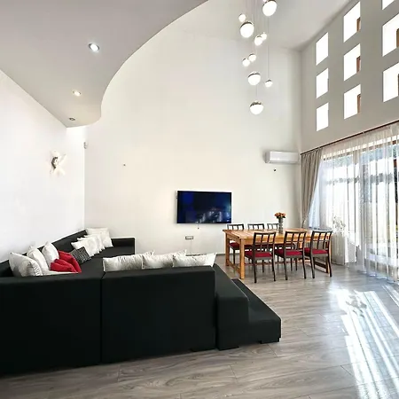 Hotel Atzarro Năvodari