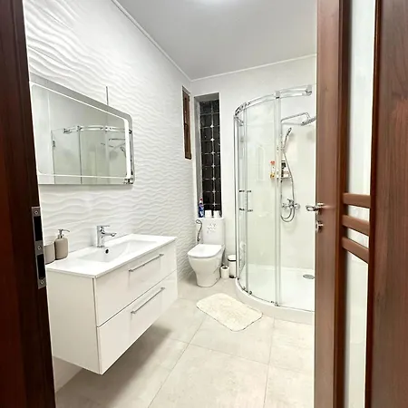 Vilă Vila Atzarro *