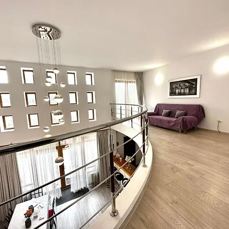 Atzarro Hotel *